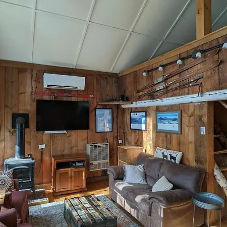 Pond View Cabin